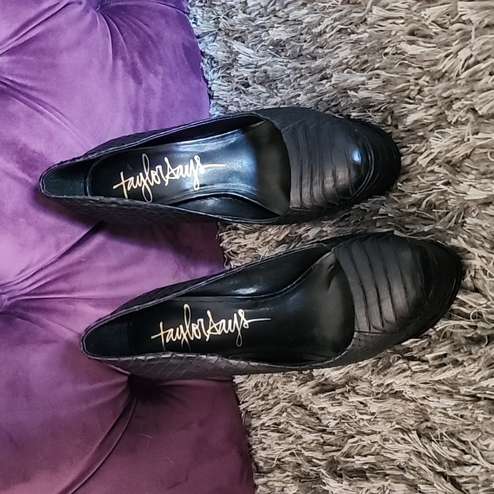 Taylor says heel size 5.5